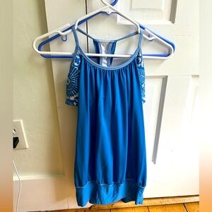 Lululemon workout tank with built in bra size 4